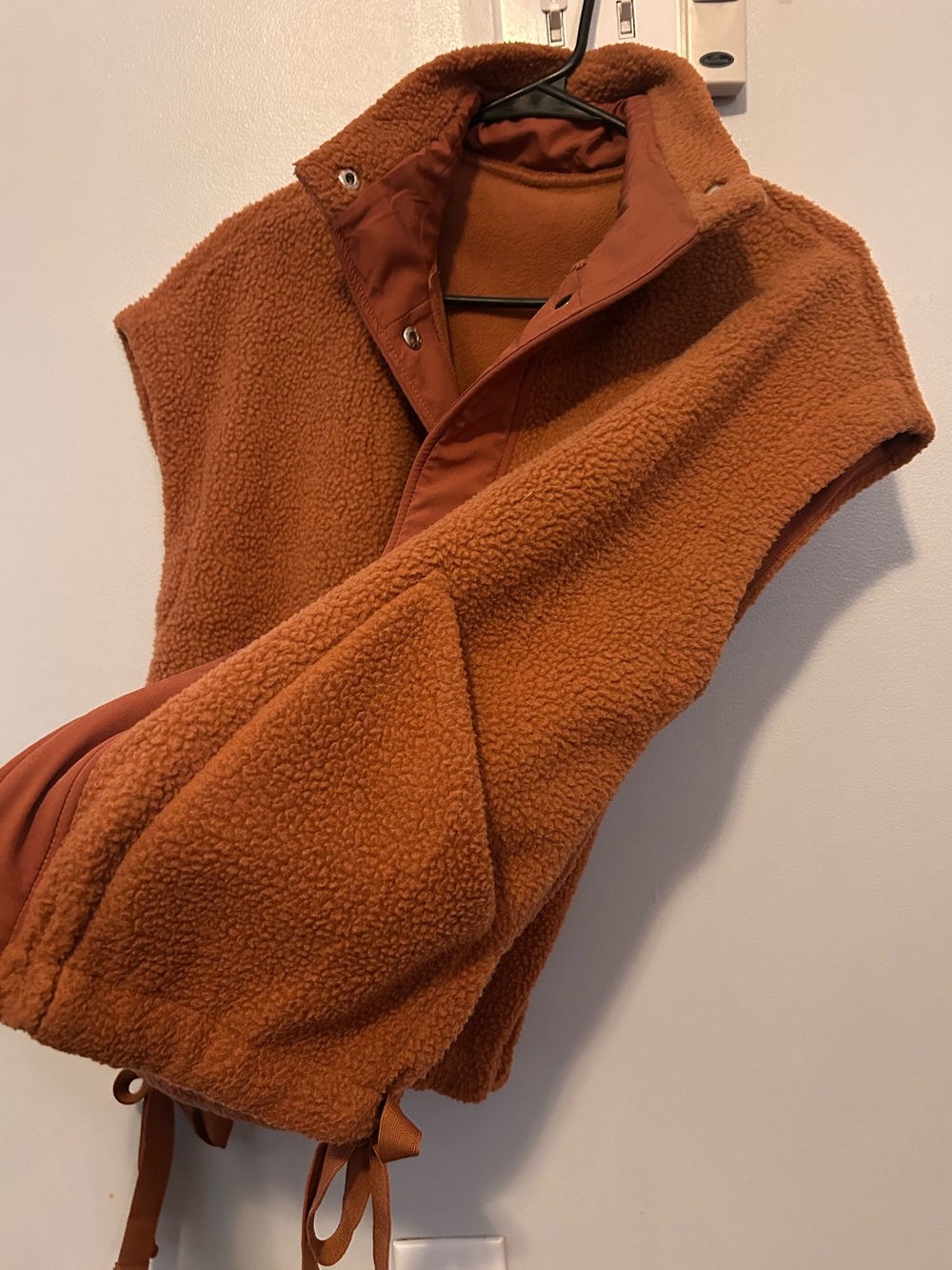 Vest - Picture 2 of 3